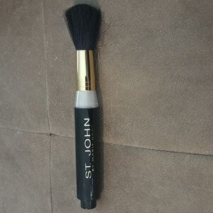 St. John By Marie Gray Powder & Powder Brush